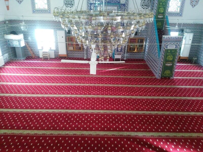 FEATURES OF MOSQUE CARPETS